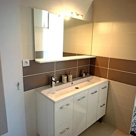 Delga Bed & Breakfast 2*