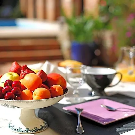 Delga Bed & Breakfast 4*